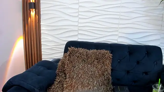 Snapshot of LizzRouse chatting on 03/20/26, 08:57 LizzRouse online show from 03/20/26, 08:57