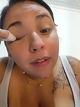 Snapshot of LizzRouse chatting on 03/29/26, 10:48 LizzRouse online show from 03/29/26, 10:48