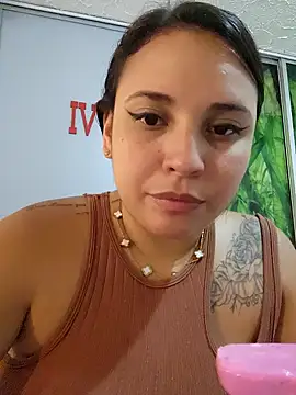 Snapshot of LizzRouse chatting on 03/31/26, 07:47 LizzRouse online show from 03/31/26, 07:47