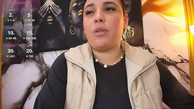 Snapshot of LizzRouse chatting on 04/16/26, 09:26 LizzRouse online show from 04/16/26, 09:26