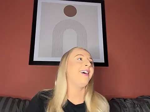 Strongqueen online show from 12/29/24, 08:04