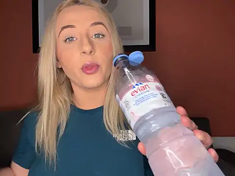 Strongqueen online show from 03/08/25, 12:22