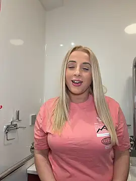 Snapshot of Strongqueen chatting on 04/17/26, 09:51 Strongqueen online show from 04/17/26, 09:51