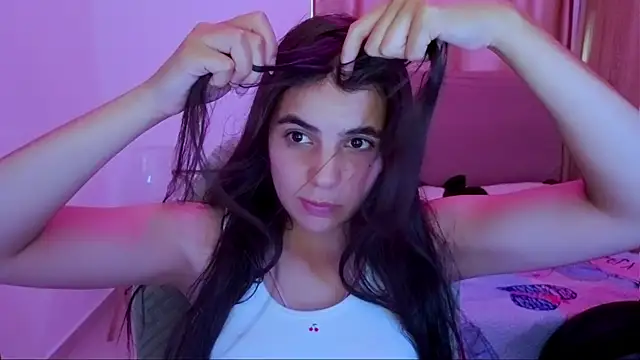 Snapshot of _elenna chatting on 06/23/26, 05:33 elenna online show from 06/23/26, 05:33
