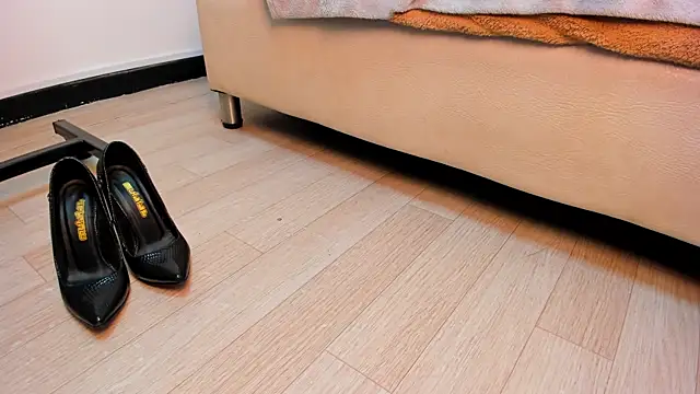 Snapshot of _rebecca1 chatting on 11/13/25, 03:55 rebecca1 online show from 11/13/25, 03:55