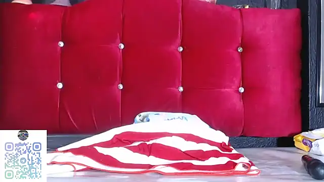 Upskirt Squirt96 online show from 02/18/25, 01:22