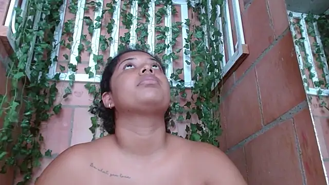 Snapshot of belindathompson chatting on 01/16/25, 06:06 belindathompson online show from 01/16/25, 06:06