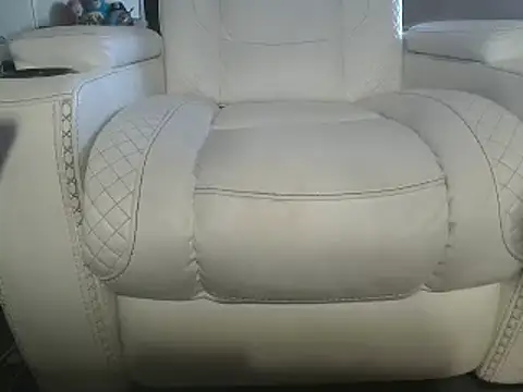 Snapshot of honeylovelace chatting on 01/22/25, 10:05 honeylovelace online show from 01/22/25, 10:05