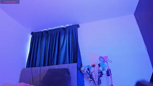 perla7777 online show from 10/03/25, 07:33