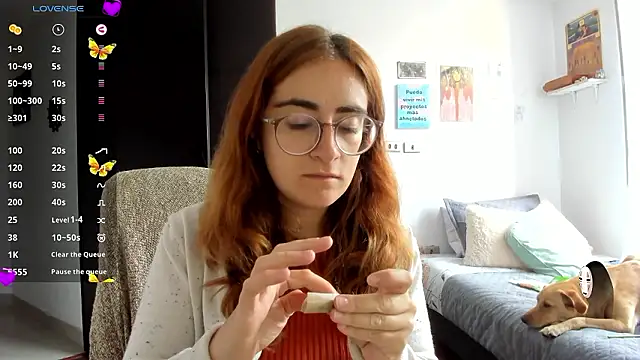 linda giggle online show from 12/03/24, 01:21