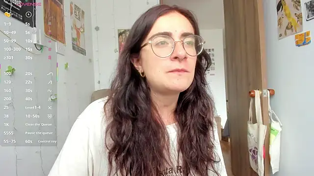 linda giggle online show from 10/25/25, 02:56