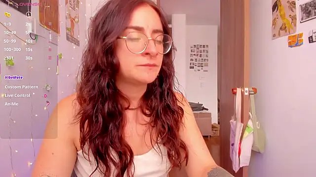 linda giggle online show from 11/12/25, 02:39