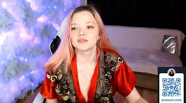 Snapshot of mary_lunar chatting on 03/14/25, 11:12 mary lunar online show from 03/14/25, 11:12