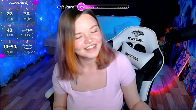 Snapshot of mary_lunar chatting on 09/30/25, 07:41 mary lunar online show from 09/30/25, 07:41