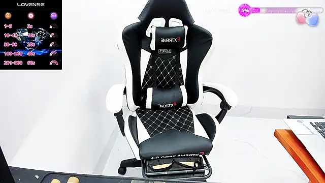 Naughty--asian online show from 10/04/25, 03:59