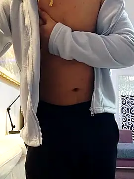 Snapshot of guozuo chatting on 11/06/25, 02:07 guozuo online show from 11/06/25, 02:07