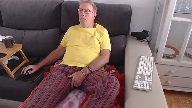 Nudelschwanz online show from 02/11/25, 02:02