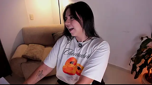 Snapshot of Amber__Davis chatting on 03/24/26, 01:10 Amber Davis online show from 03/24/26, 01:10