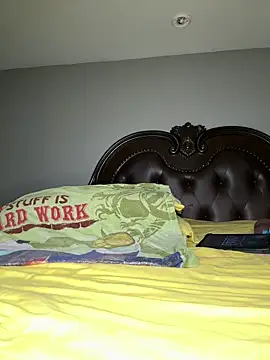 Snapshot of ThickAssRena chatting on 12/23/25, 05:16 ThickAssRena online show from 12/23/25, 05:16