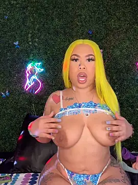 Snapshot of ThickAssRena chatting on 03/15/26, 08:20 ThickAssRena online show from 03/15/26, 08:20