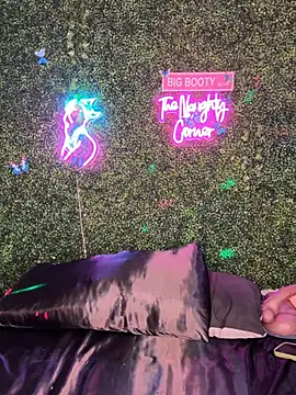 Snapshot of ThickAssRena chatting on 03/26/26, 04:40 ThickAssRena online show from 03/26/26, 04:40