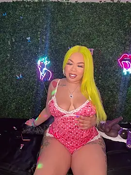 Snapshot of ThickAssRena chatting on 04/04/26, 06:44 ThickAssRena online show from 04/04/26, 06:44