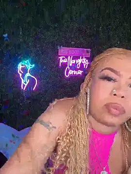 Snapshot of ThickAssRena chatting on 05/21/26, 10:06 ThickAssRena online show from 05/21/26, 10:06