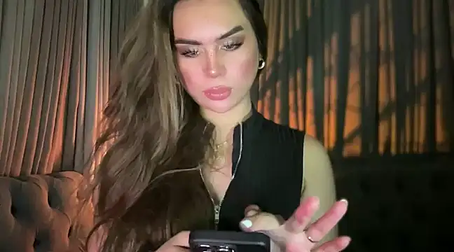 Snapshot of Mistress_supreme chatting on 01/30/25, 01:44 Mistress supreme online show from 01/30/25, 01:44