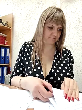 Snapshot of Office_Albertina chatting on 03/18/25, 01:10 Office Albertina online show from 03/18/25, 01:10