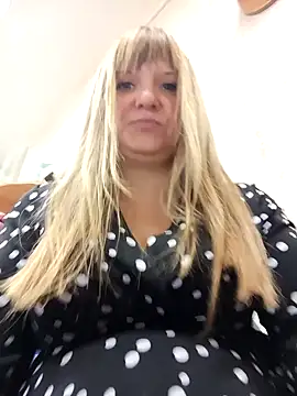 Snapshot of Office_Albertina chatting on 09/11/25, 10:10 Office Albertina online show from 09/11/25, 10:10