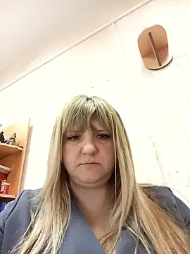 Snapshot of Office_Albertina chatting on 01/14/26, 10:03 Office Albertina online show from 01/14/26, 10:03