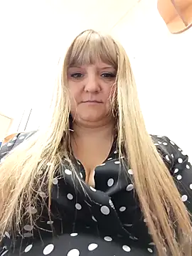 Snapshot of Office_Albertina chatting on 03/26/26, 10:15 Office Albertina online show from 03/26/26, 10:15