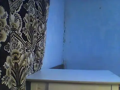 Snapshot of Olesja chatting on 01/22/25, 10:37 Olesja online show from 01/22/25, 10:37