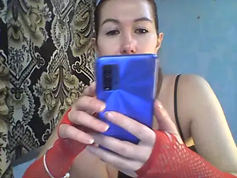 Snapshot of Olesja chatting on 02/01/25, 04:54 Olesja online show from 02/01/25, 04:54