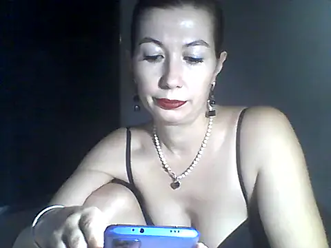 Snapshot of Olesja chatting on 11/23/25, 07:35 Olesja online show from 11/23/25, 07:35