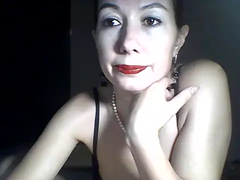 Snapshot of Olesja chatting on 12/20/25, 07:54 Olesja online show from 12/20/25, 07:54