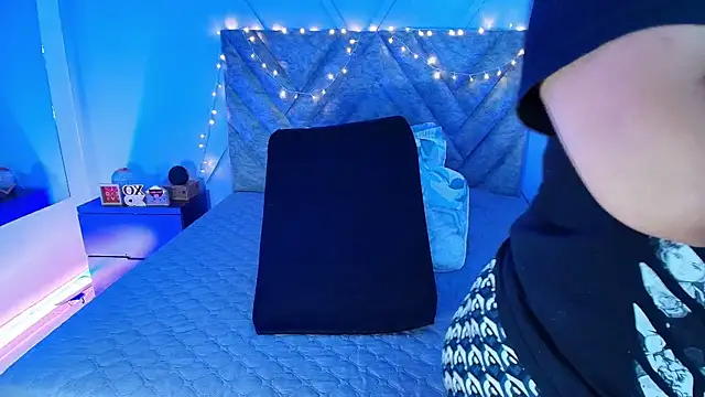 Snapshot of emmajohnss chatting on 03/04/25, 03:44 emmajohnss online show from 03/04/25, 03:44