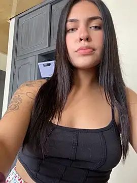 Snapshot of DaphneUwu chatting on 12/06/24, 04:06 DaphneUwu online show from 12/06/24, 04:06