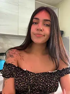 Snapshot of DaphneUwu chatting on 12/12/24, 05:15 DaphneUwu online show from 12/12/24, 05:15