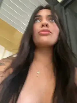 Snapshot of DaphneUwu chatting on 01/05/25, 07:28 DaphneUwu online show from 01/05/25, 07:28