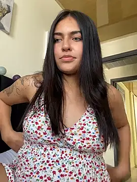 Snapshot of DaphneUwu chatting on 01/12/25, 04:08 DaphneUwu online show from 01/12/25, 04:08