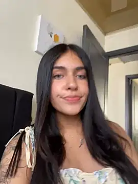 Snapshot of DaphneUwu chatting on 01/20/25, 05:27 DaphneUwu online show from 01/20/25, 05:27