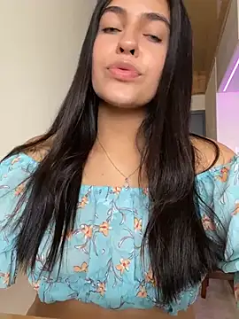 Snapshot of DaphneUwu chatting on 02/15/25, 02:22 DaphneUwu online show from 02/15/25, 02:22