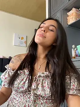 Snapshot of DaphneUwu chatting on 02/19/25, 05:16 DaphneUwu online show from 02/19/25, 05:16