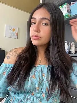 Snapshot of DaphneUwu chatting on 02/26/25, 05:50 DaphneUwu online show from 02/26/25, 05:50