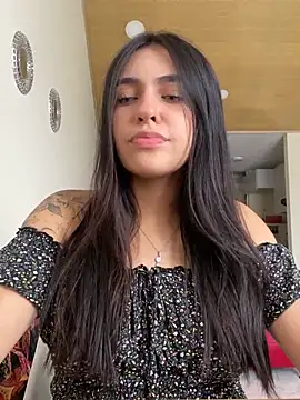 Snapshot of DaphneUwu chatting on 03/13/25, 02:55 DaphneUwu online show from 03/13/25, 02:55