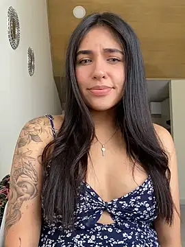 Snapshot of DaphneUwu chatting on 03/20/25, 03:47 DaphneUwu online show from 03/20/25, 03:47