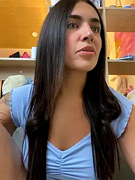 Snapshot of DaphneUwu chatting on 09/14/25, 01:27 DaphneUwu online show from 09/14/25, 01:27