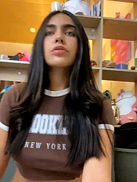 Snapshot of DaphneUwu chatting on 09/20/25, 01:17 DaphneUwu online show from 09/20/25, 01:17