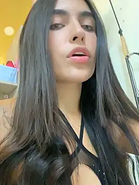 Snapshot of DaphneUwu chatting on 09/27/25, 01:10 DaphneUwu online show from 09/27/25, 01:10